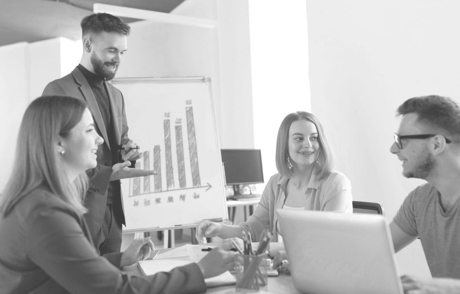 Environnement de formation moderne avec équipements d'analyse financière